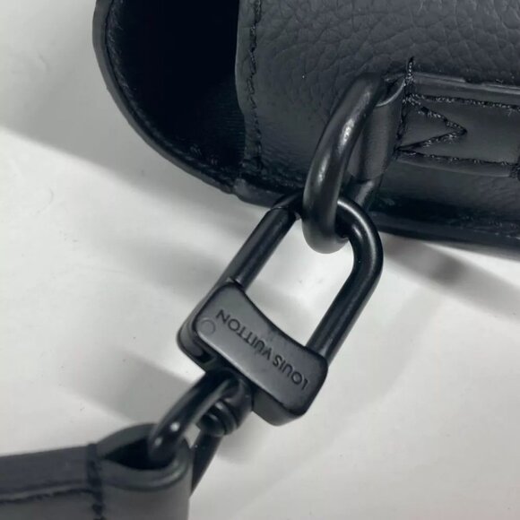 LOUIS VUITTON LV Aerogram Fastline - Wearable Pochette Body Bag - Picture 8 of 16